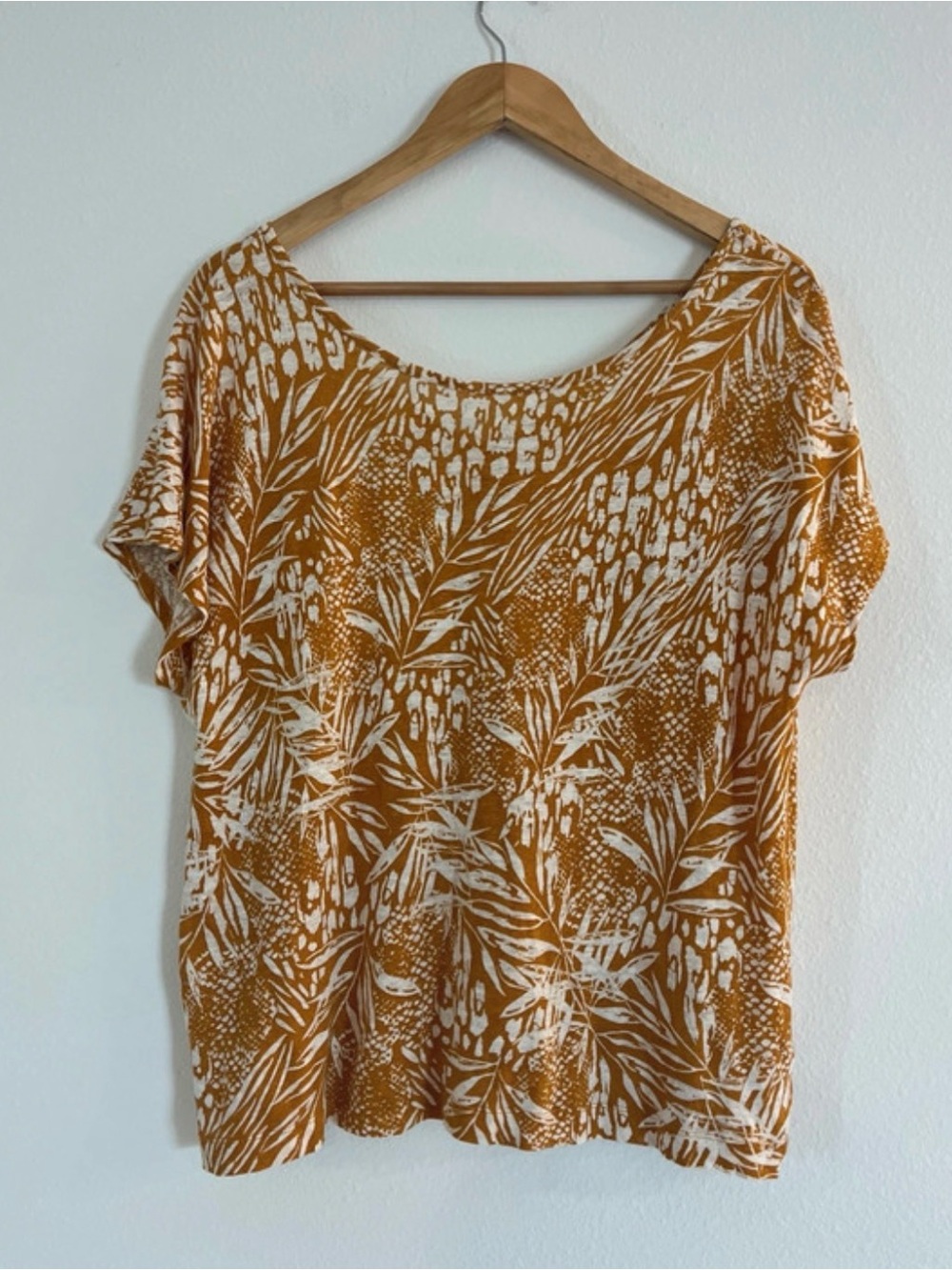 Christian Siriano Linen Yellow Printed Button Back Top